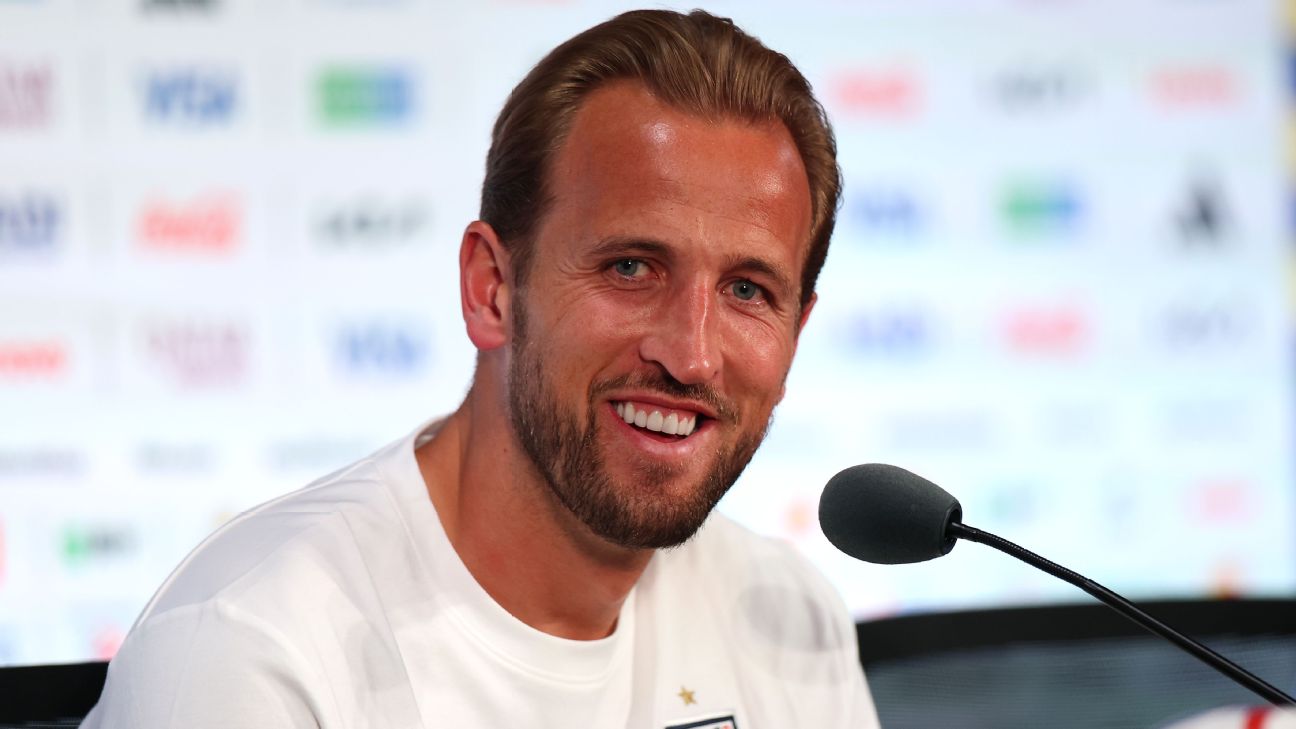 哈兰德回应世界最佳射手之争:数据上还不是